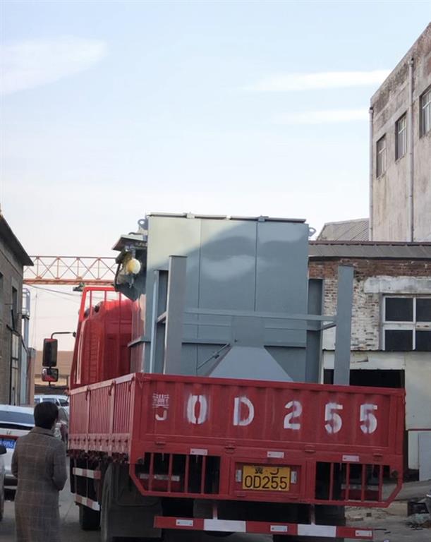 脈沖布袋除塵器，德佳環(huán)保發(fā)貨通知